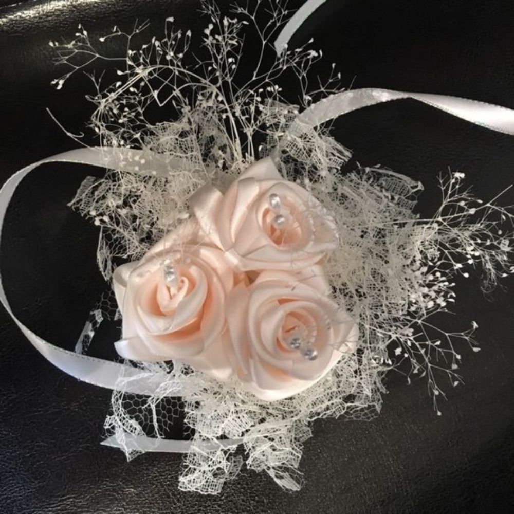 Beautiful handmade wrist corsage! Wedding, prom - Picture 3 of 6